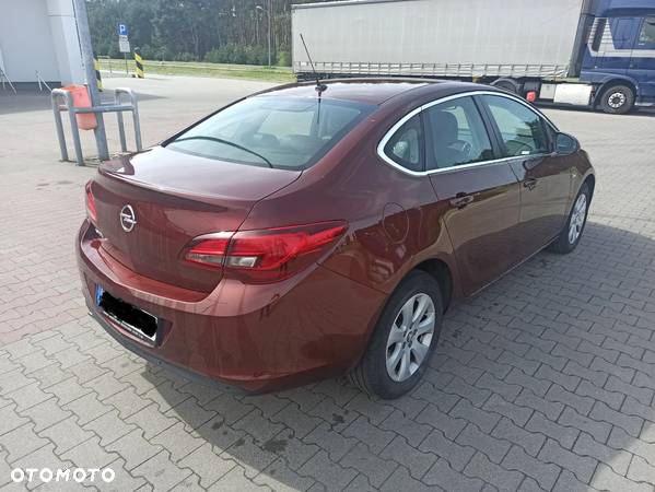 Opel Astra IV 1.4 T Active - 3