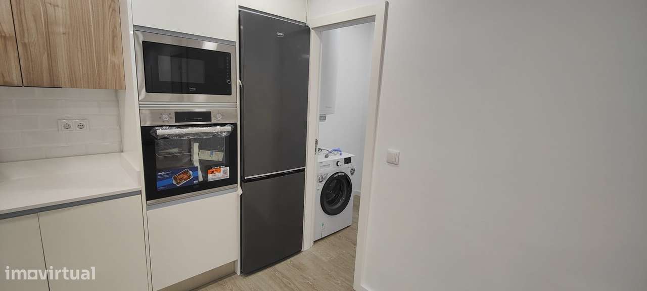 T-2 TOTALMENTE RENOVADO E EQUIPADO COM SUÍTE E CLOSET - RESERVADO --6