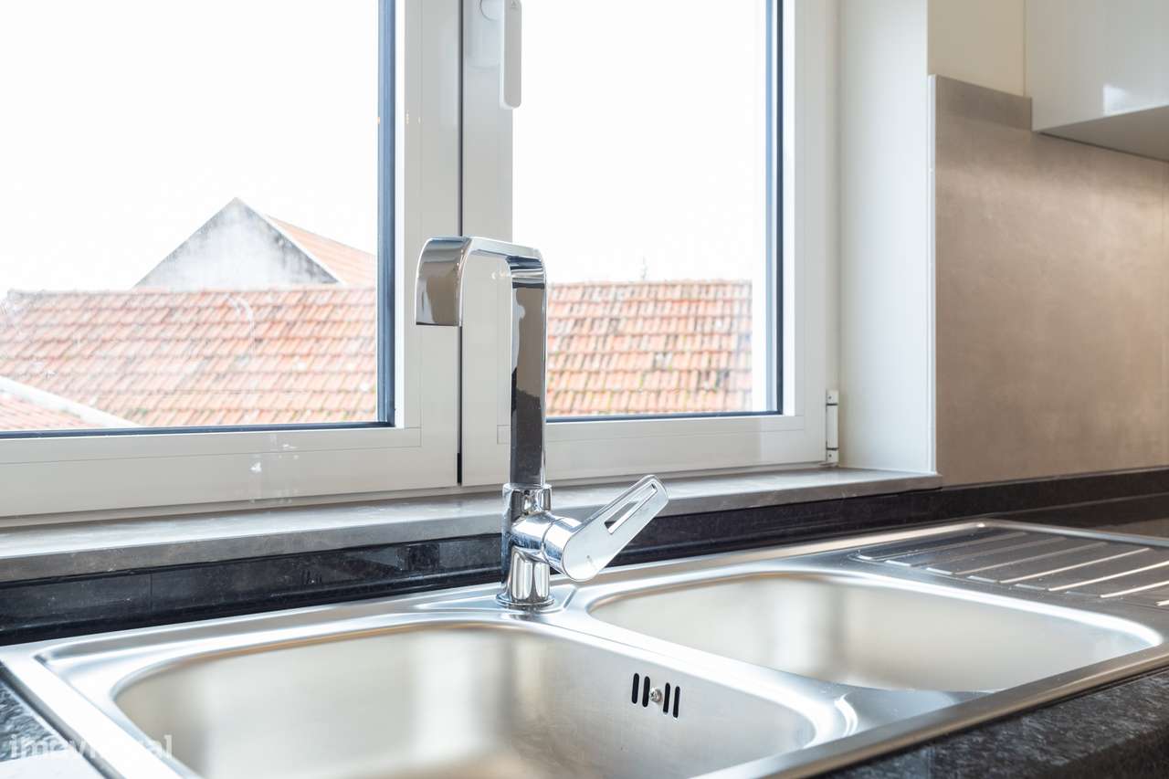 Apartamento T2 Luminoso e Espaçoso no Coração de Cascais – Perto do Ma - Grande imagem: 4/26