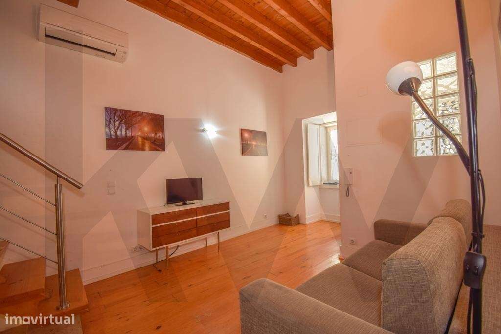 Apartamento T2 renovado na Calçada da Bica Grande - Grande imagem: 5/21