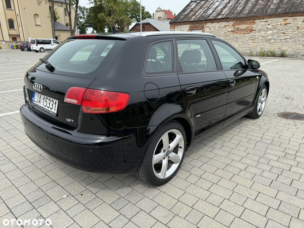 Audi A3 1.8T FSI Attraction - 8