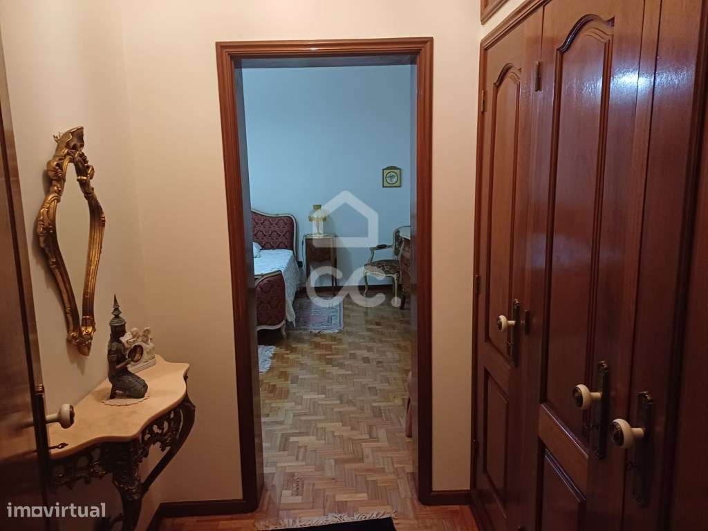 Moradia Bi-familiar T5+T2 em Palmeira, Santo Tirso-23