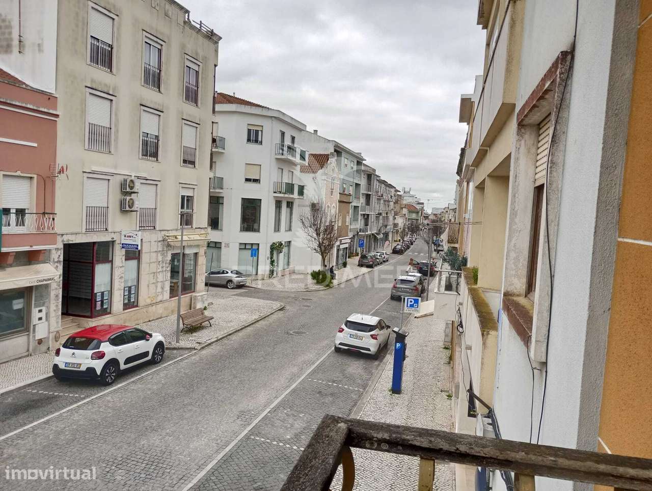 Prédio composto de uma loja e 2 apartamentos - Grande imagem: 5/40