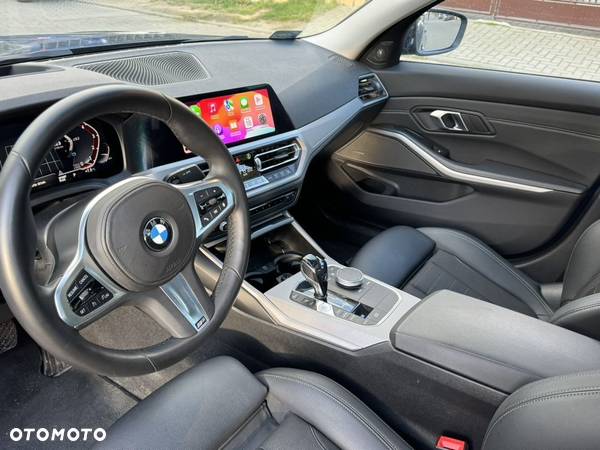 BMW Seria 3 330i Advantage sport - 20