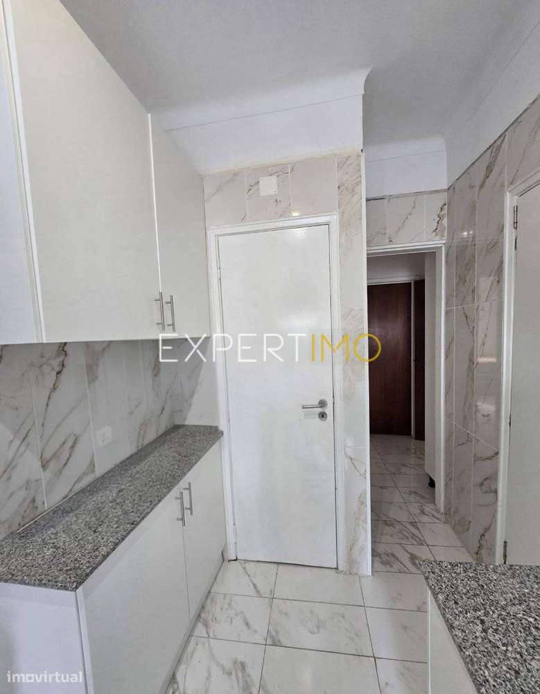 Apartamento T3 convertido em T4, Venteira na Amadora-9