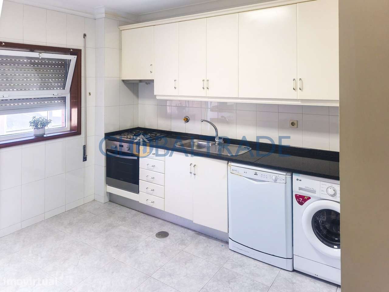 Apartamento T2 Mobilado & Equipado em São Cosme - Grande imagem: 5/15