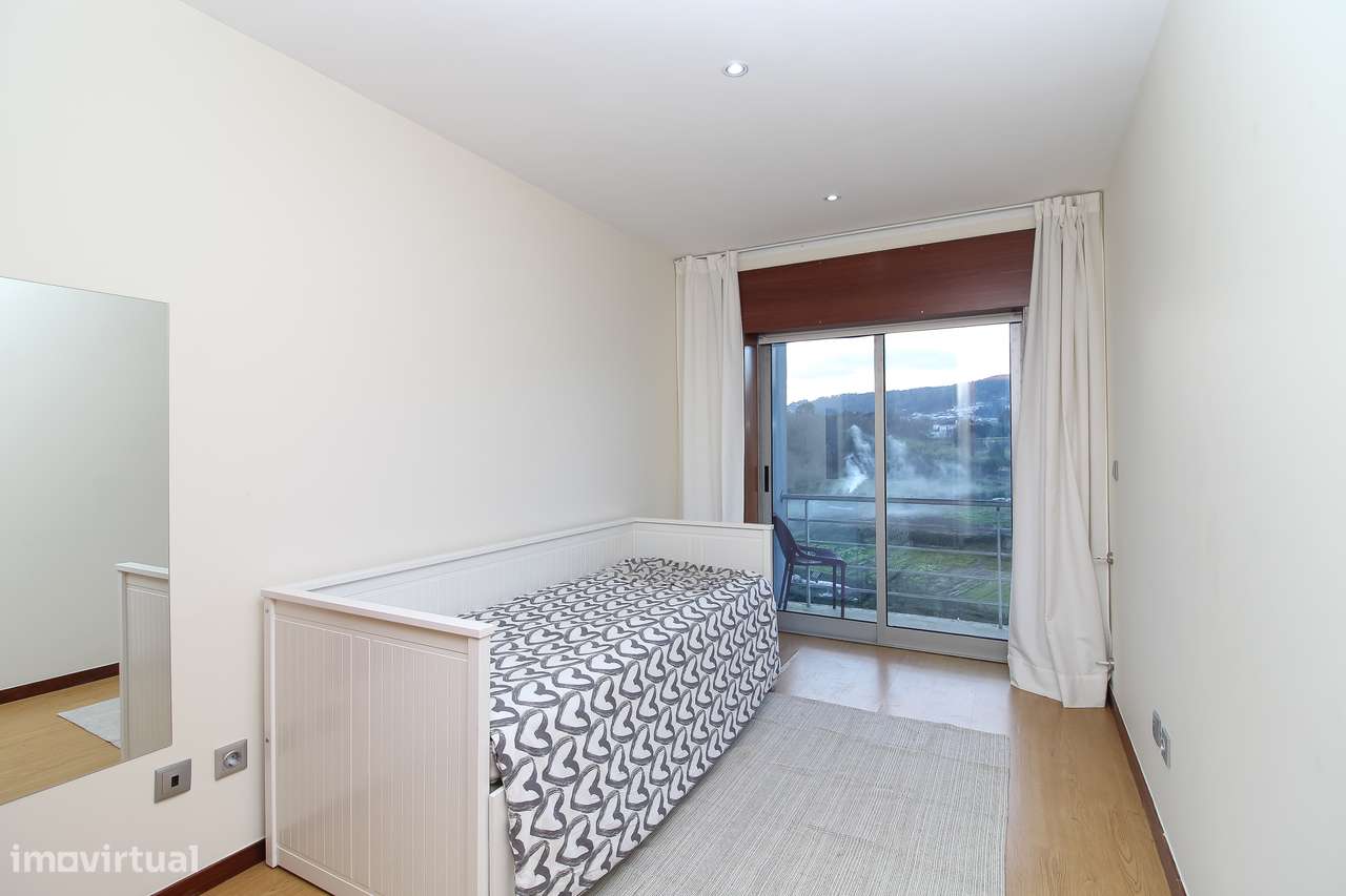 T2 Mobilado e Equipado Centro de Paredes-9