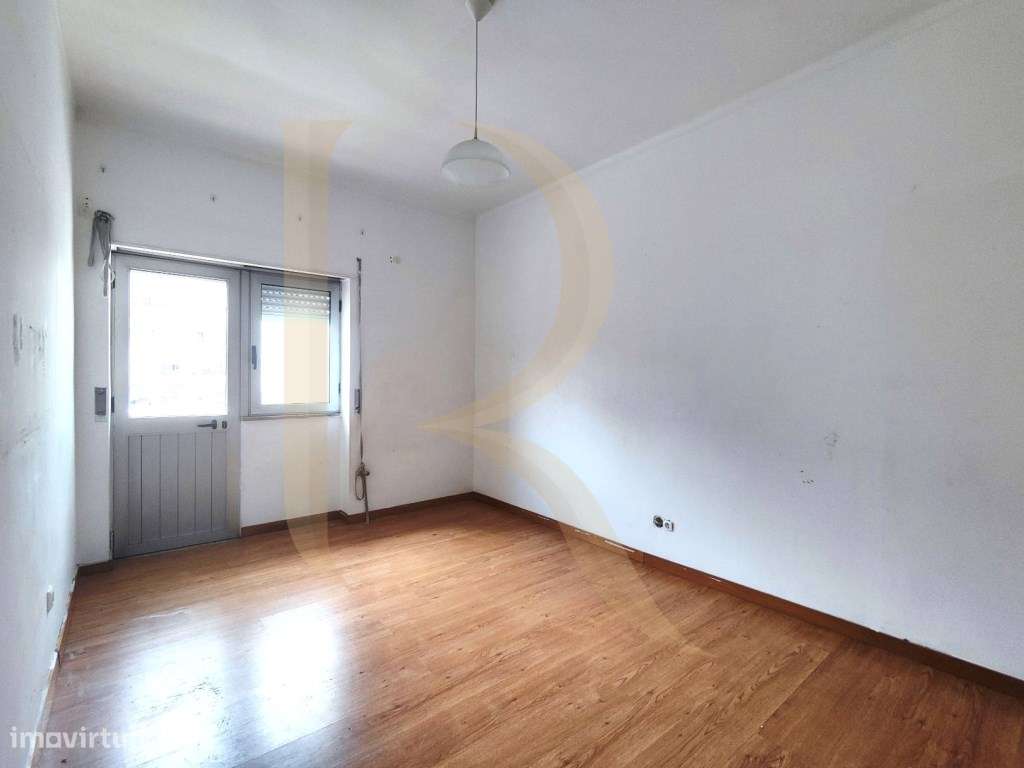 Apartamento T2 com varanda nas Paivas - Seixal-7