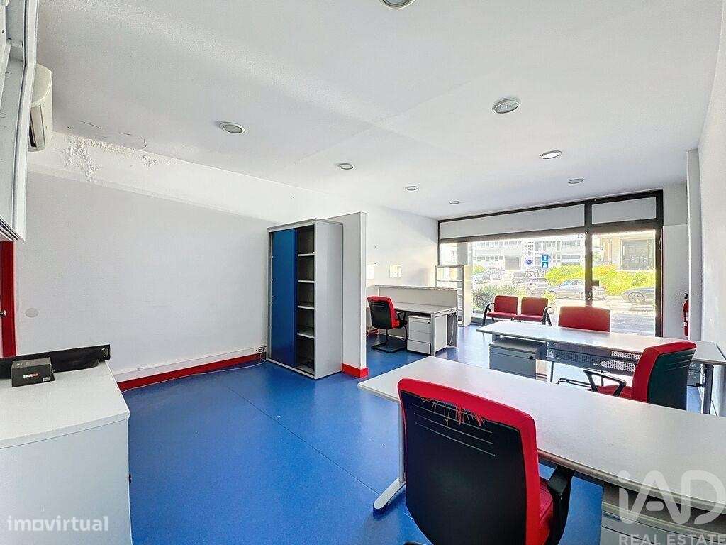 Loja / Estabelecimento Comercial em Lordelo Do Ouro E Massarelos de 14 - Grande imagem: 5/22