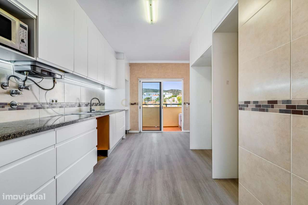 Apartamento Morderno T4 com Vista Mar, Elevador , Garagem e 166 m² em-9