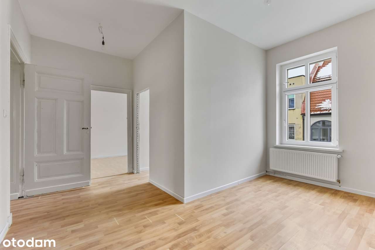 Jasne, klimatyczne 3-pokojowe mieszkanie w odnowionej kamienicy-0