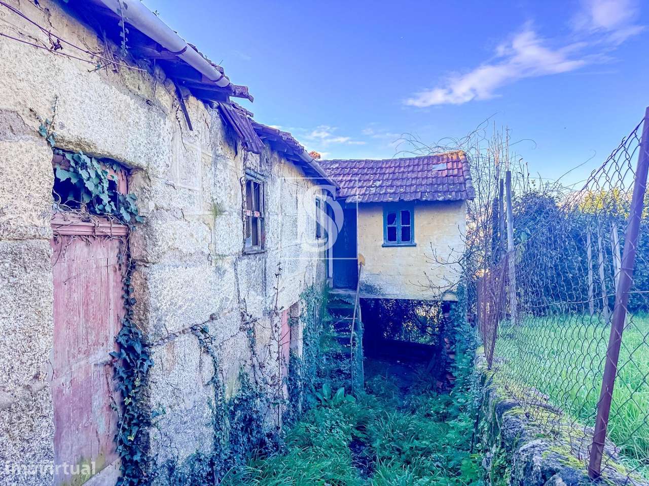 Moradia para Restauro com Terreno - Cepelos Amarante-19