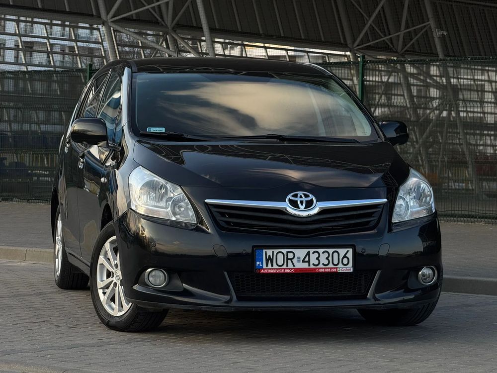 Toyota Verso 2.0 D-4D Premium 2011
