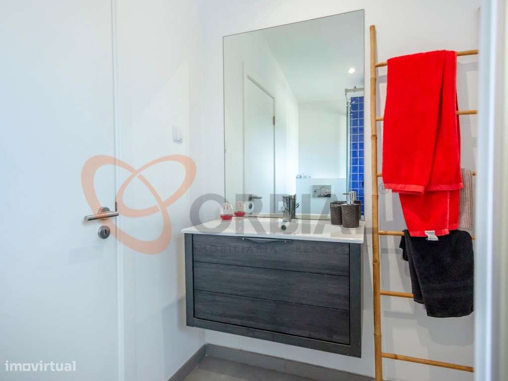 Moradia para venda em Albufeira com 6 quartos e piscina-23