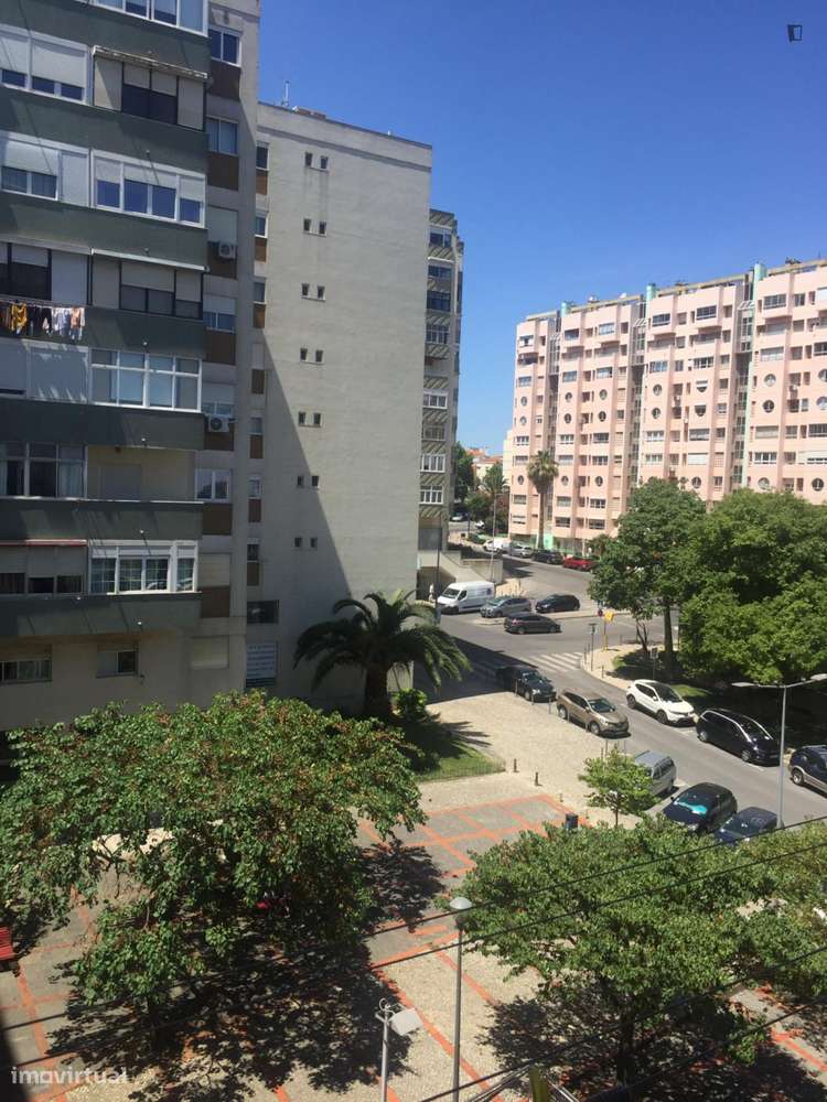 Quarto - localizado em Olaias Lisbon - Grande imagem: 3/10