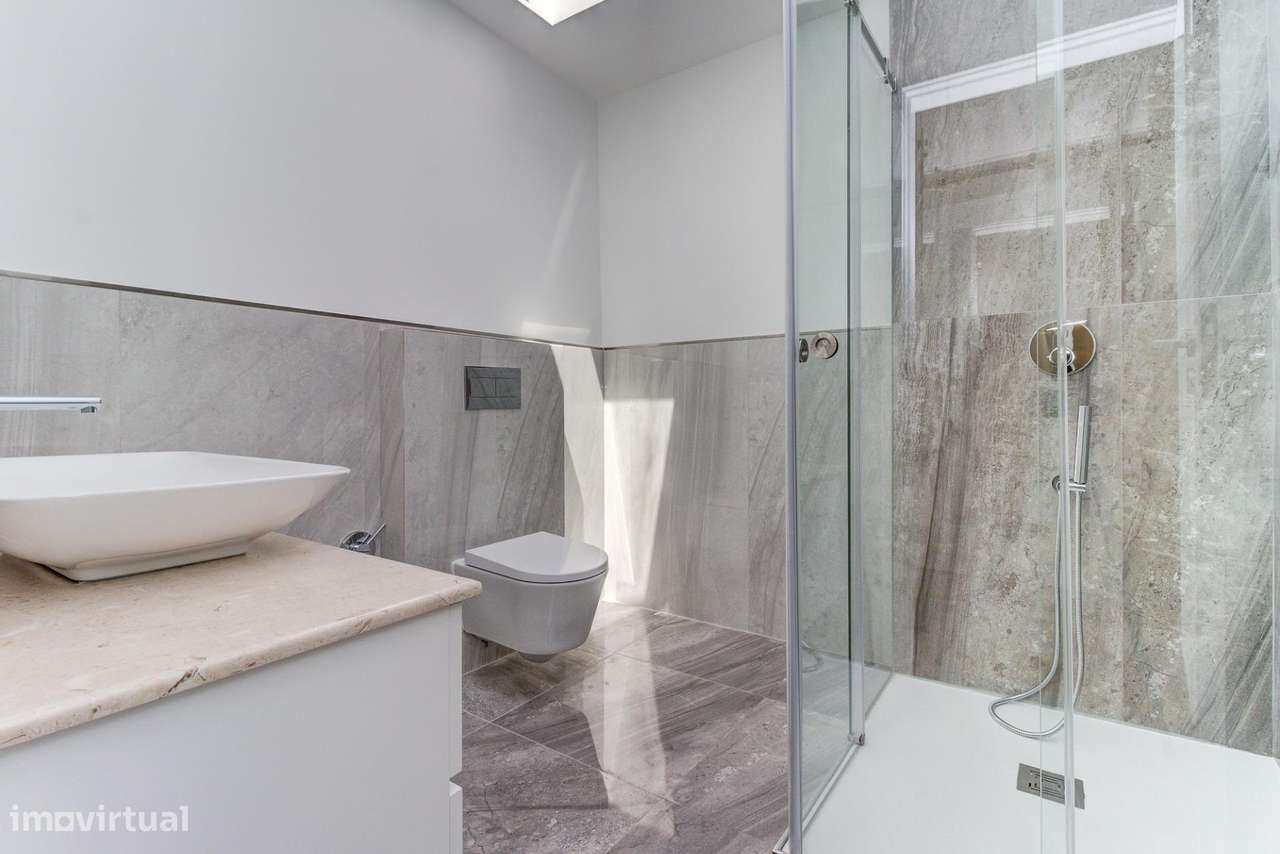 Apartamento T2 Duplex com 140m2, em Massamá-17