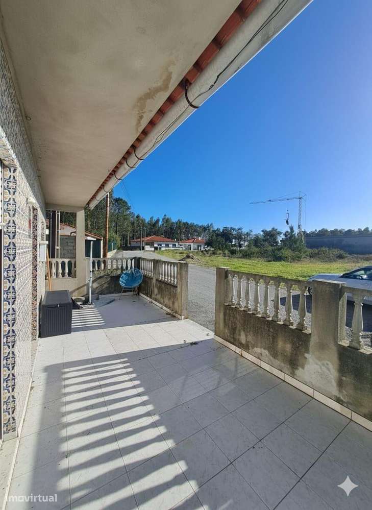 Moradia T4 térrea com terreno na Pedra de Cima – Conforto e tranquilid-23