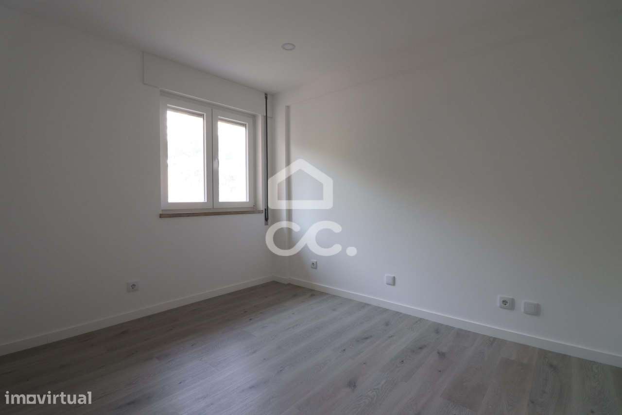 Apartamento T4 totalmente remodelado no Vale das Flores - Grande imagem: 5/22