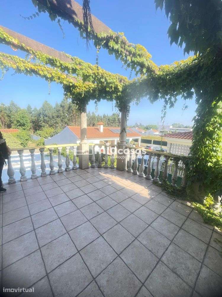 MORADIA T4+1 ISOLADA - OIÃ-32