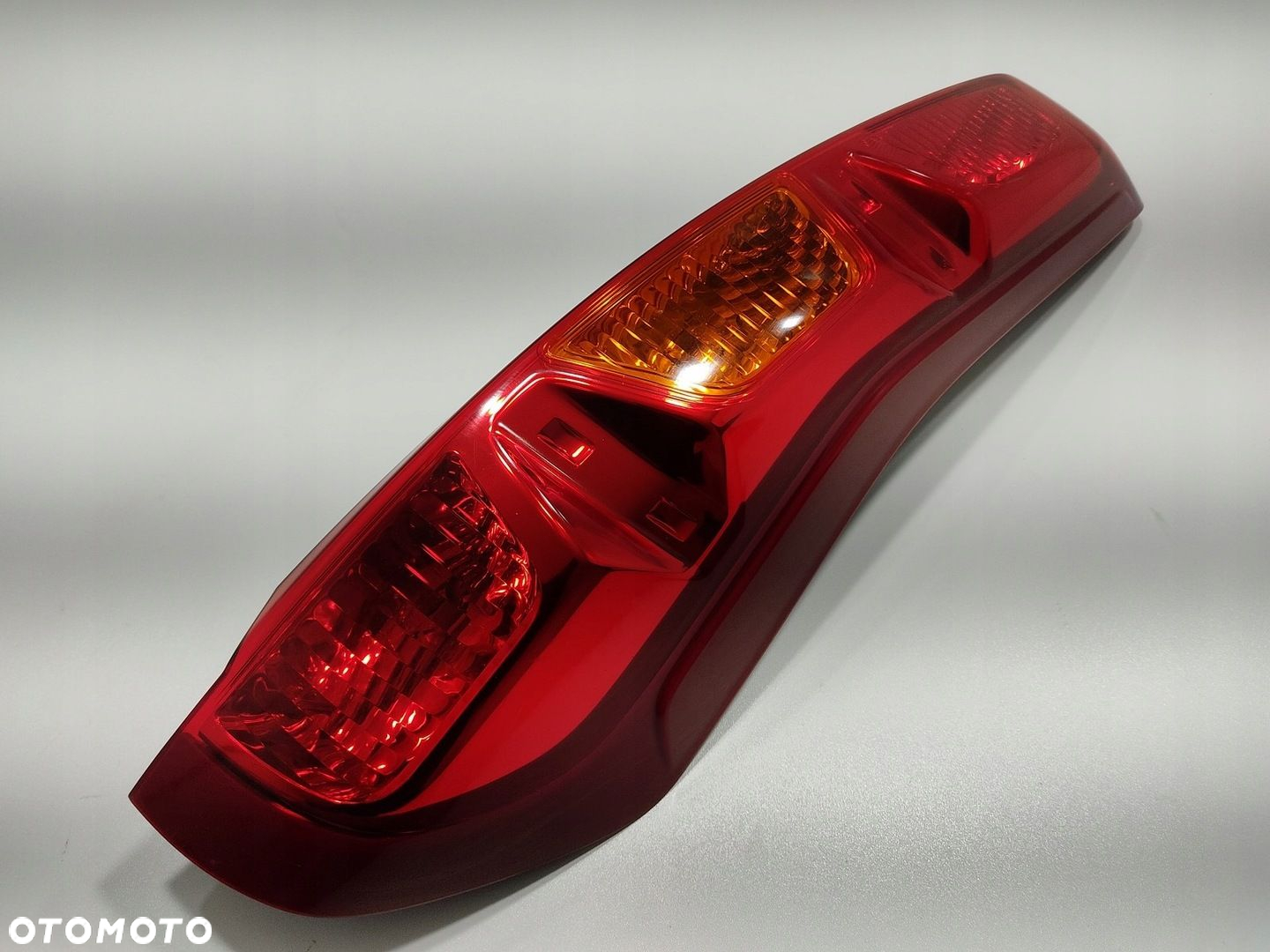 LAMPA PRAWA PRAWY TYŁ TYLNA NISSAN X-TRAIL T31 2008-2013 EUROPA - 2