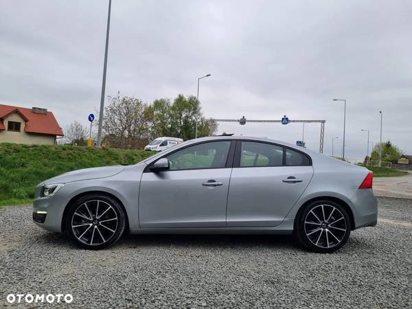 Volvo S60 T5 Drive-E Dynamic Edition (Momentum) - 4