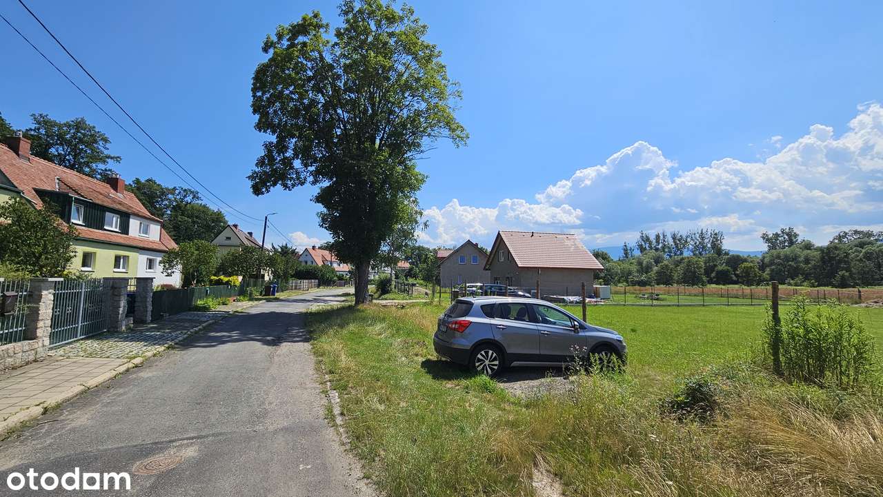 Ogrodzona, uzbrojona działka w Cieplicach-1