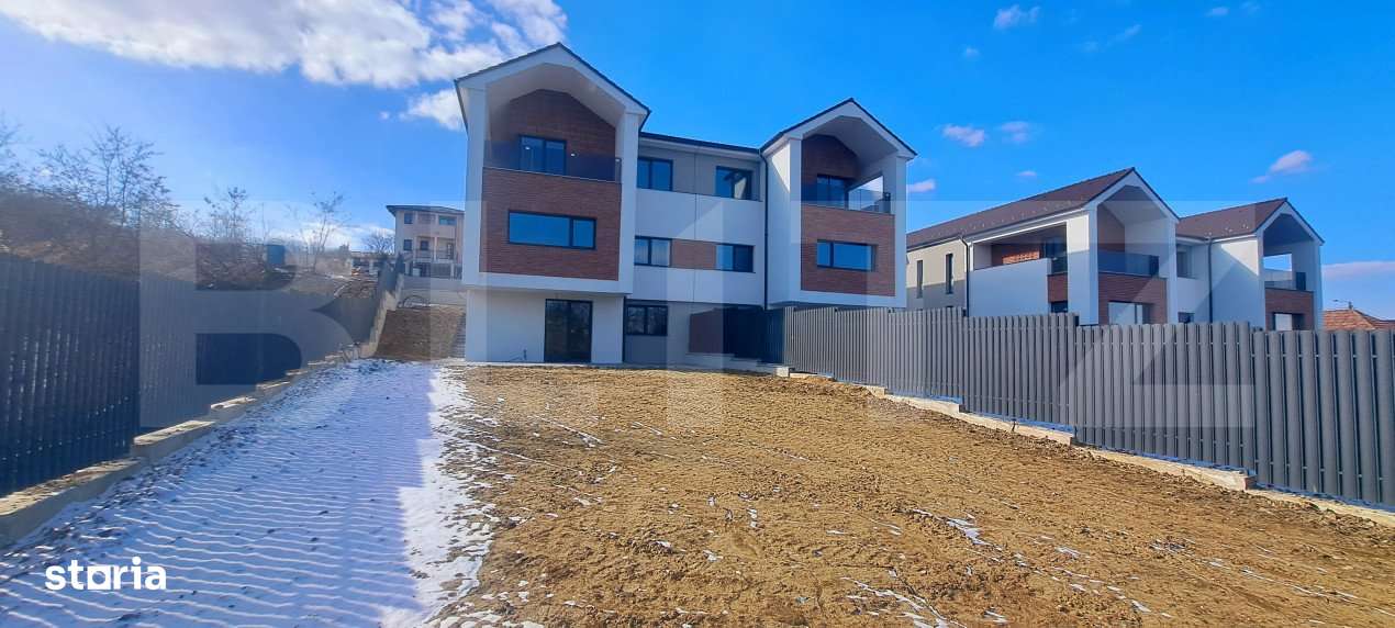 Casa in regim cuplat, 6 camere, 320 mp utili, teren 612 mp, situata in - Imagine principală: 3/19