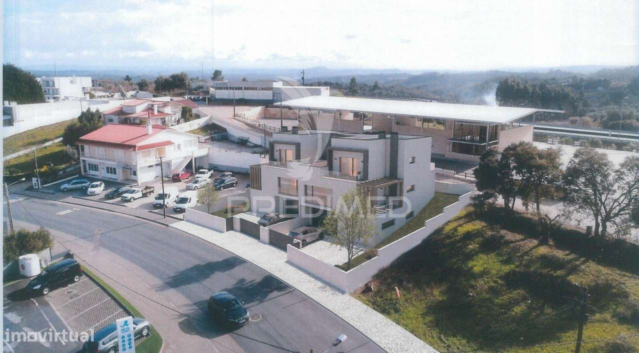 Moradia Geminada V3+1 - Grande imagem: 4/11