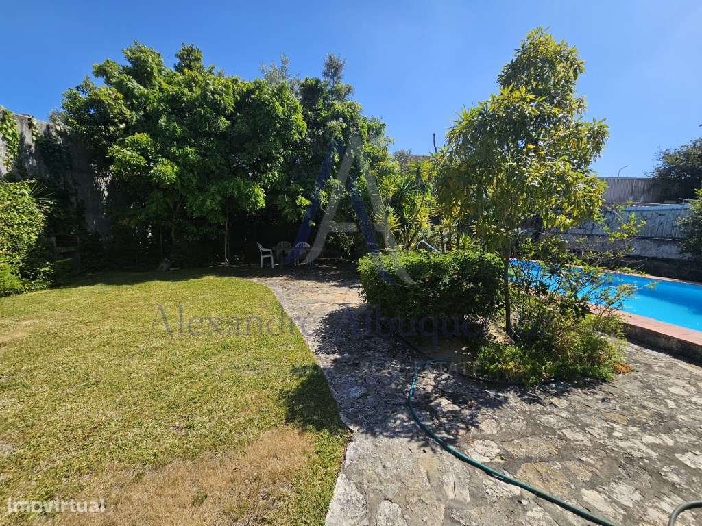 Excelente Moradia Isolada T4 na Charneca da Cotovia-26