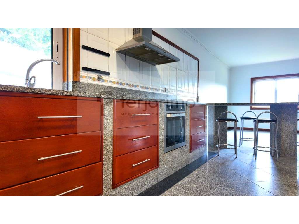 Magnífica Moradia, em zona tranquila-12