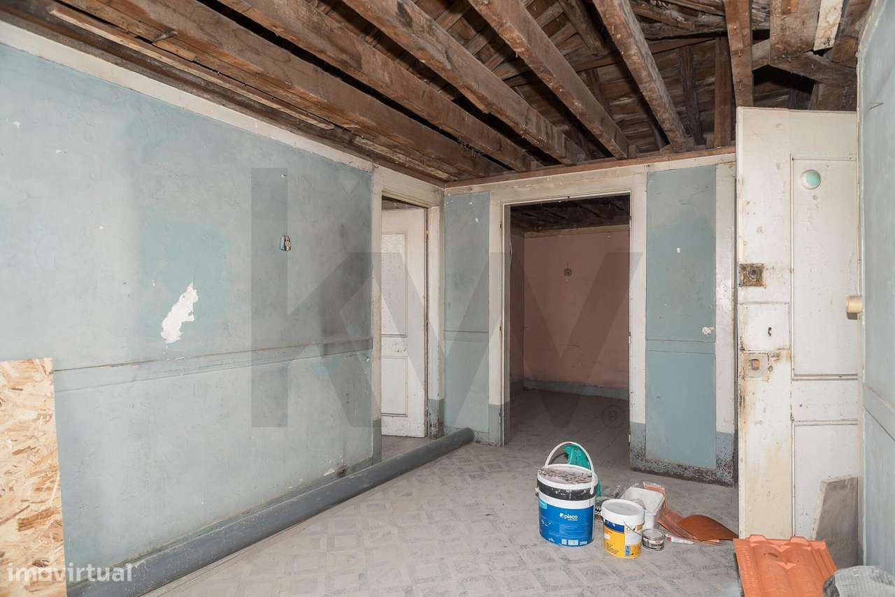 Apartamento T3 | Varanda | Vista rio |  Obras | Prédio Reabilitado | L - Grande imagem: 2/13