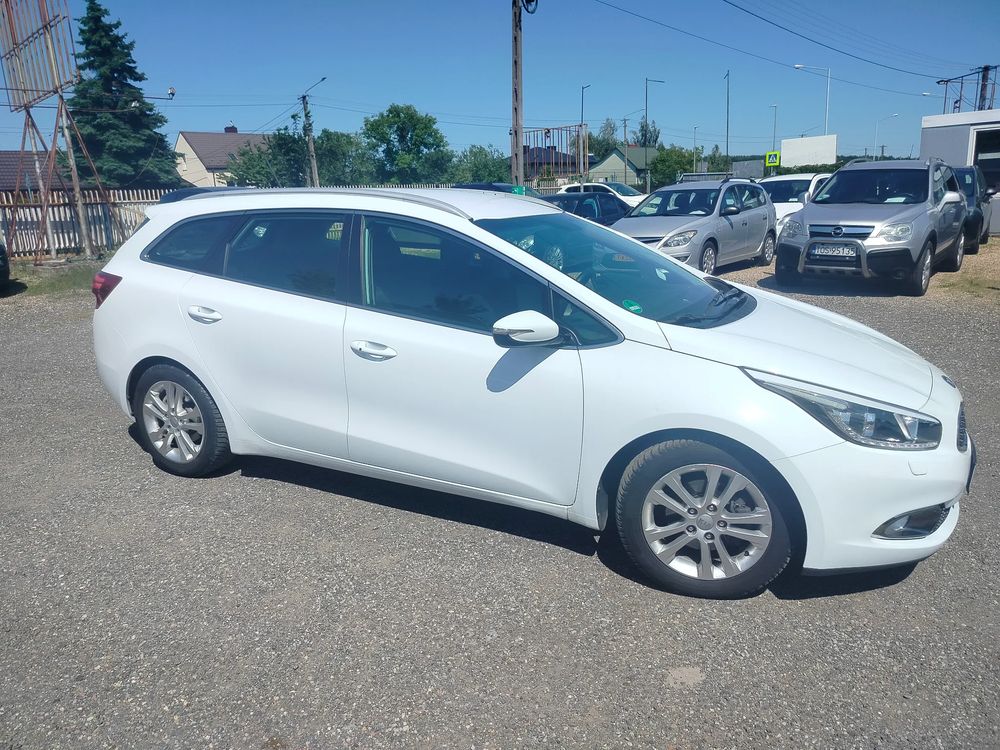 Kia Ceed II (2012-) 1.6 CRDi 128 Platinum Edition 2013