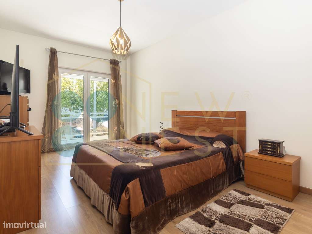 Apartamento T4 com Terraço, 3 varandas, 2 Parqueamentos e Arrecadaç...-22