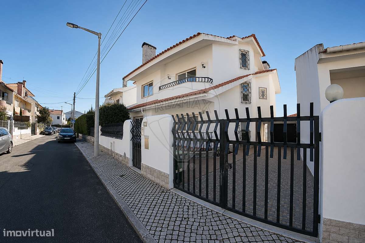Moradia T5 para venda-6