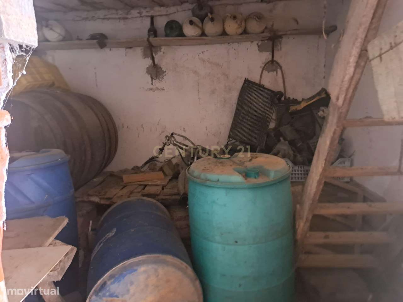 Casa e adega para Recuperação em Tojal, Alenquer. - Grande imagem: 2/11