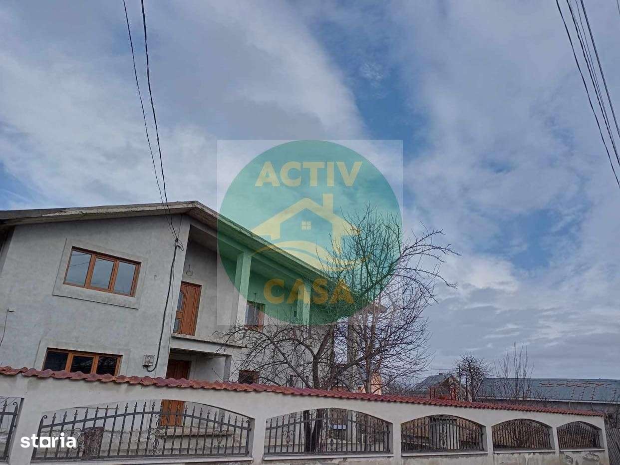 Casa de vanzare - Imagine principală: 3/3