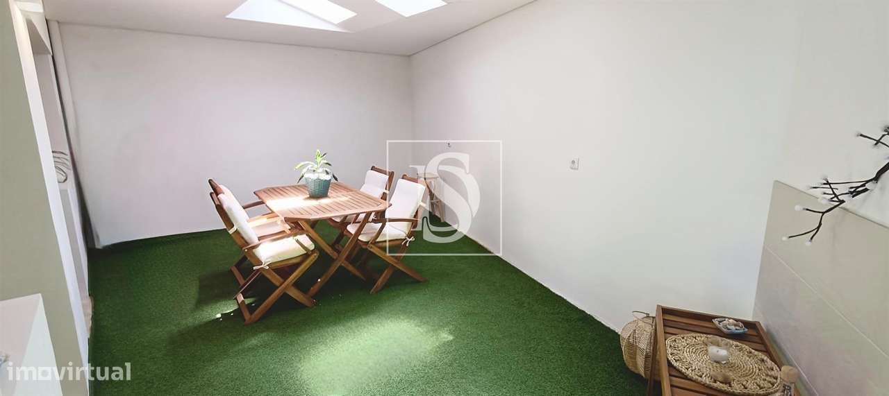 Andar Moradia, T2, Totalmente Renovado, junto à Praia (Lavra)-29