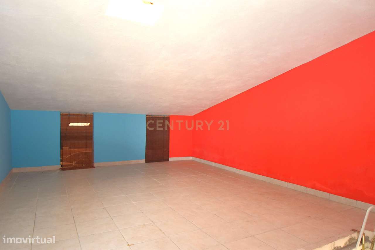 Moradia Isolada T4 Sarilhos Grande, Montijo-33