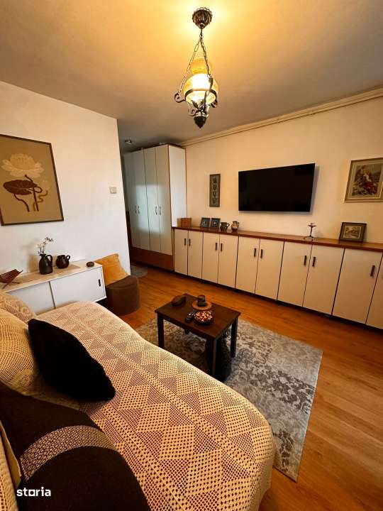 Garsoniera cocheta zona Bartolomeu - Imagine principală: 3/11