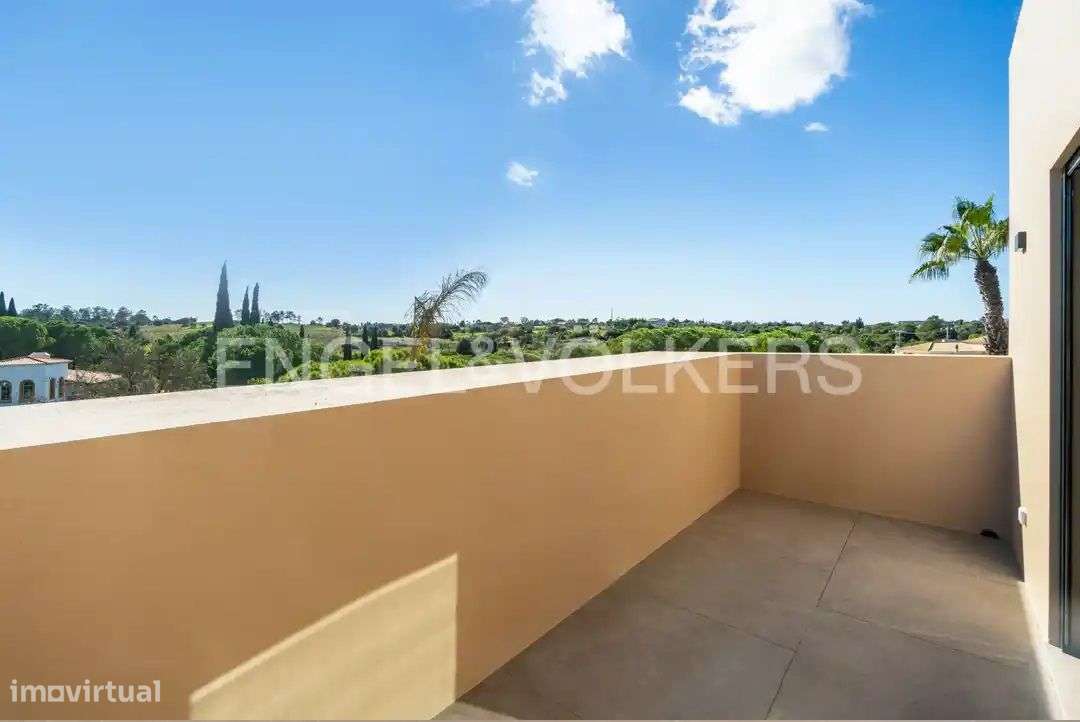 Moradia V4 Exclusiva perto do Carvoeiro-41