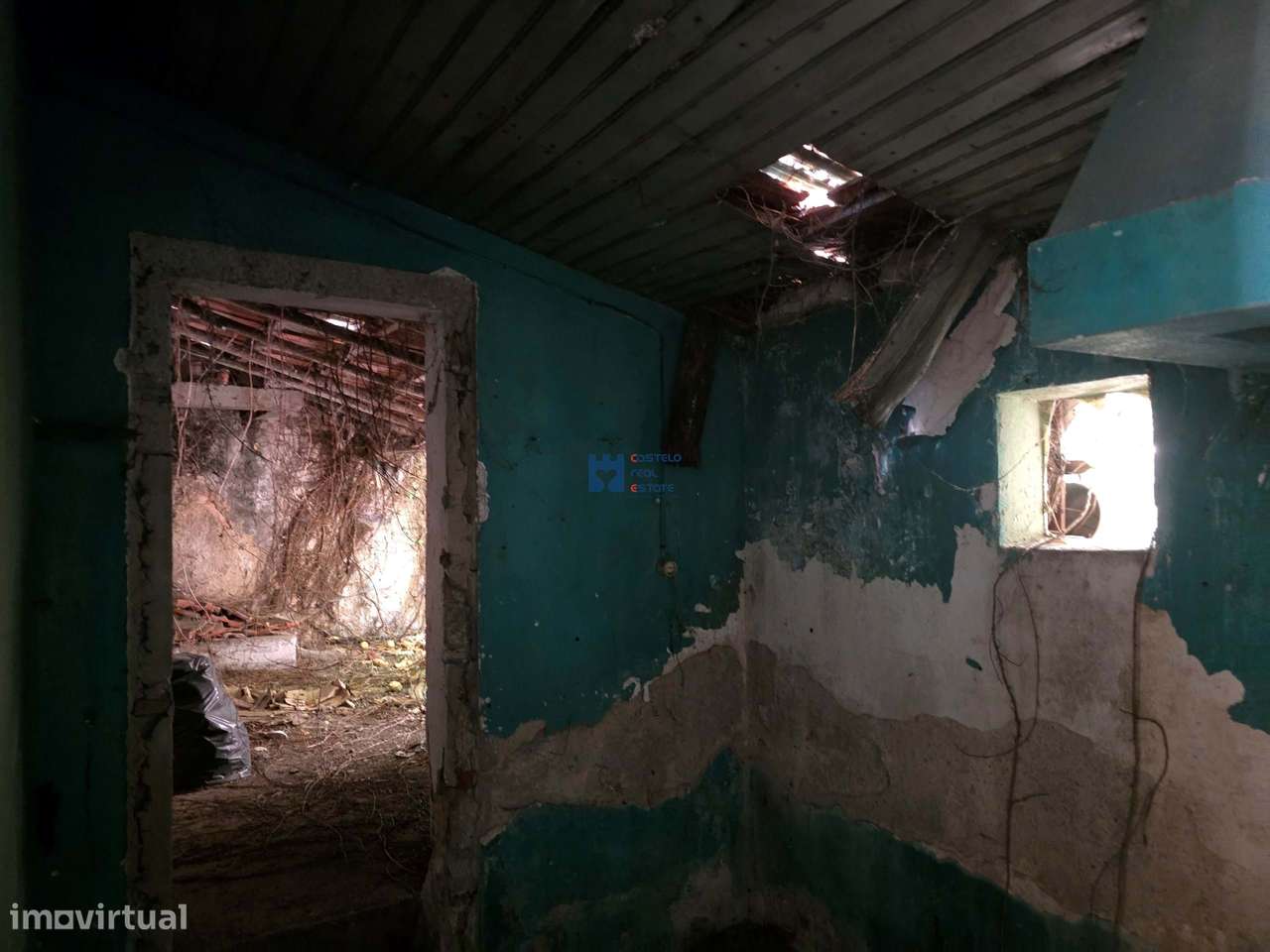 Moradia em ruina com logradouro Ourém-9
