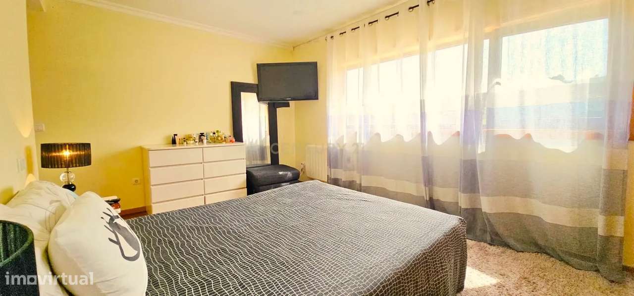 Moderna Moradia T4 com Piscina em Aldreu, Barcelos-26