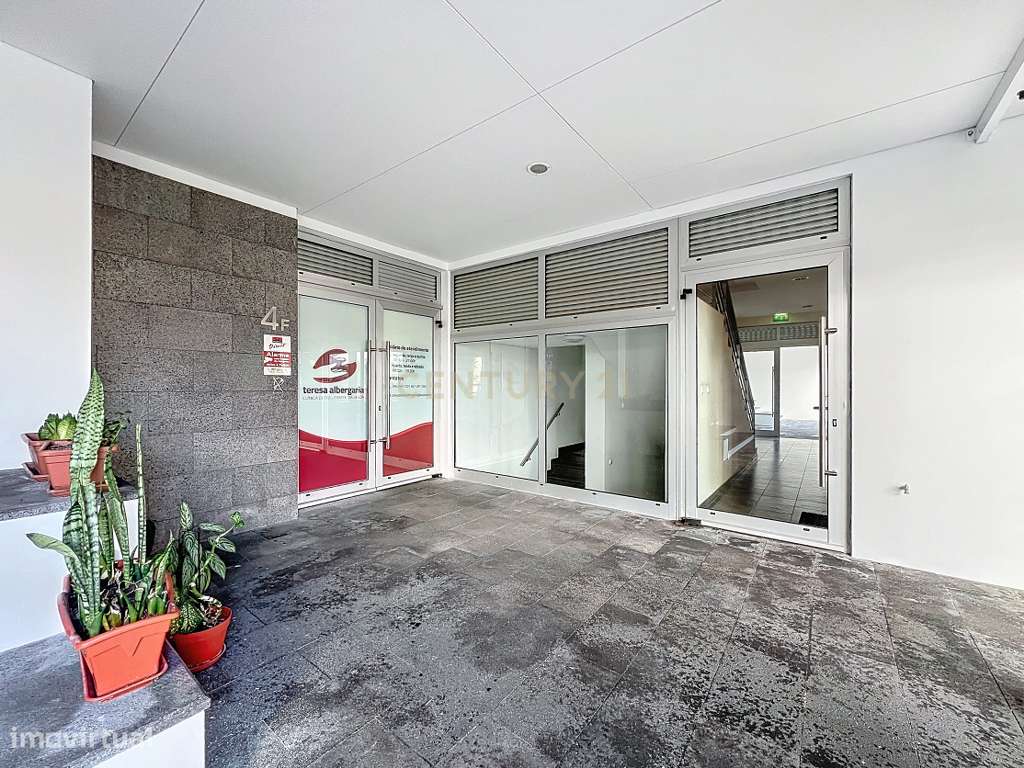 Oportunidade Única: Venda de Clínica em Pleno Funcionamento na Lagoa –-42