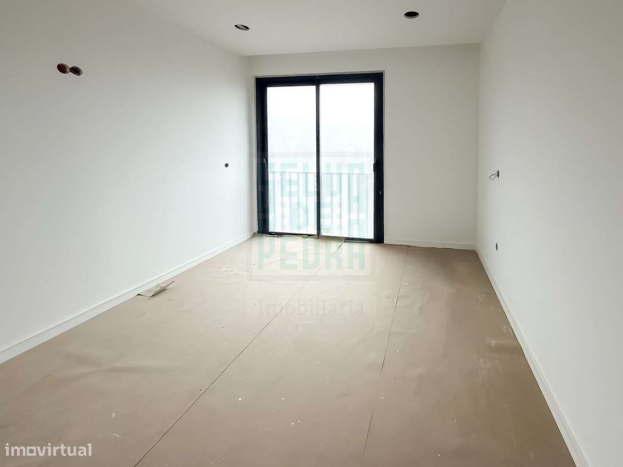 Moradia de 3 frentes V4 Famalicão-18