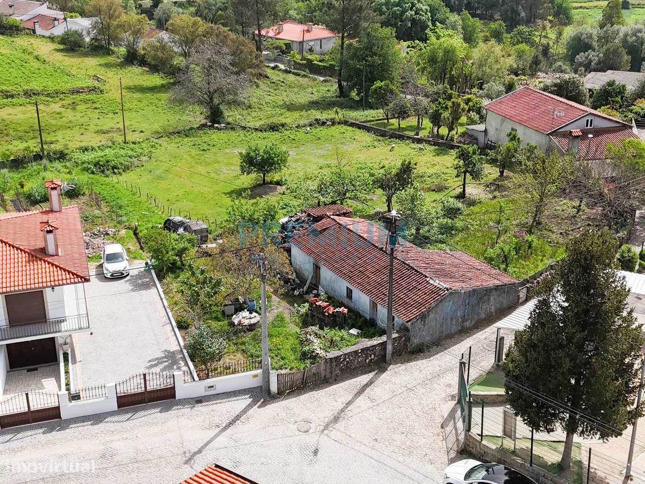 Moradia T5 para Recuperação em Barcelos-6