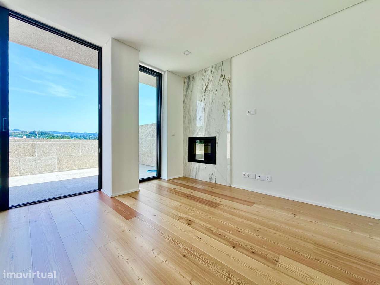 Penthouse T2 Nova com Terraço e Vista Panorâmica Desafogada-6