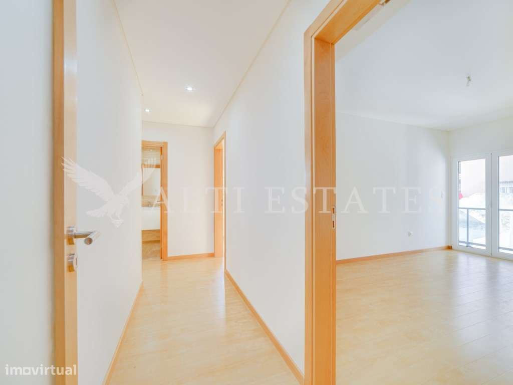 Apartamento Duplex T3 Virado a Sul com Vista Mar, Pronto a Estrear-10