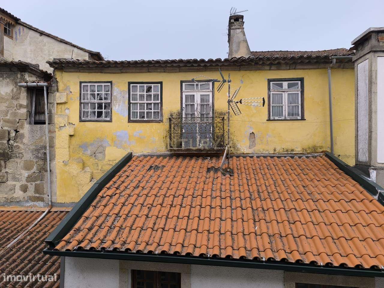 Edifício no centro histórico de Chaves - Grande imagem: 5/14