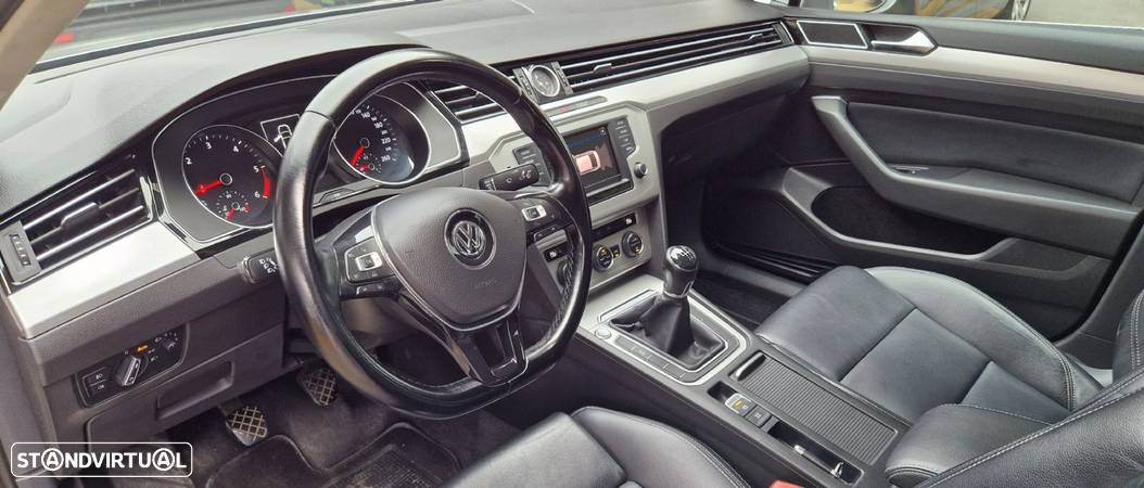 VW Passat - 12