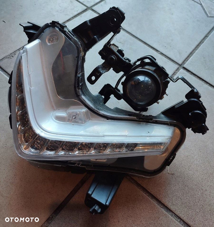 Halogen przód przedni lewy Hyundai Tucson II DRL 92207-D77 - 2